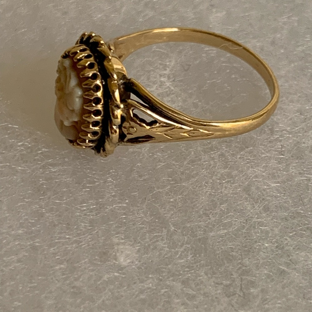 Vintage 10k gold carved cameo ring - Picture 4 of 4